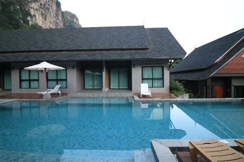 The Scene Cliff View Villas By Swiss-Belhotel Krabi town Exterior foto